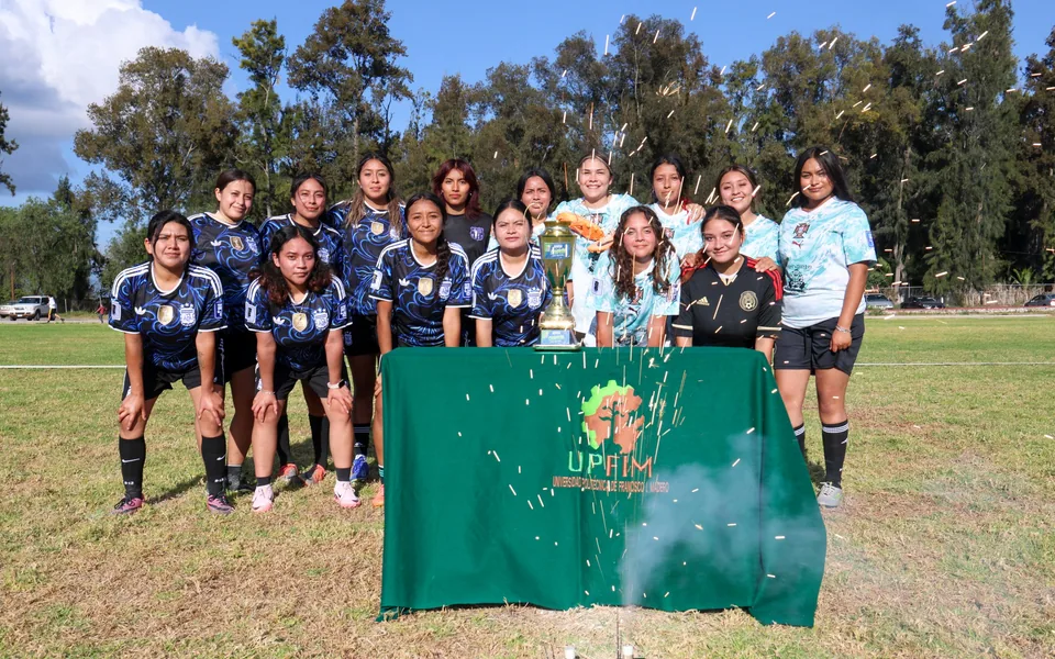 Equipo femenil de fútbol UPFIM